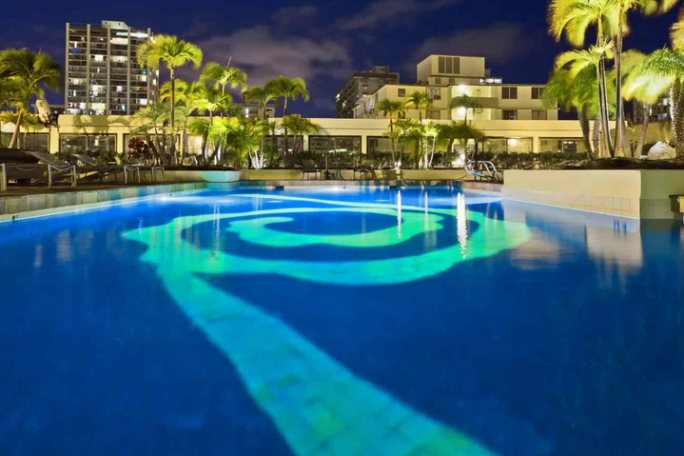 Hilton Waikiki Beach Hotel Pool